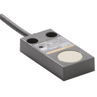 Omron Ultrasonic Proximity Sensor - Block, NPN Output, 5 mm Detection, IP67, Pre-Wired Terminal