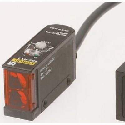 Omron E3SR32 Retro-reflective Photoelectric Sensor 10-30 cm