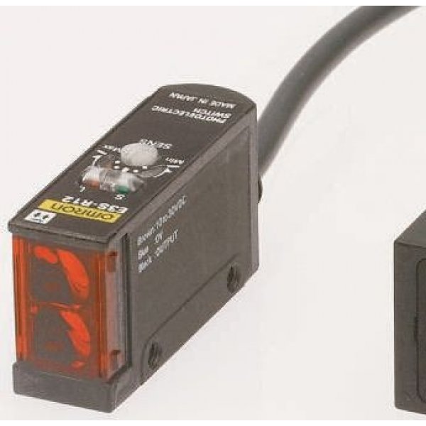 Omron E3SR12 Retro-reflective Photoelectric Sensor 100-300 mm